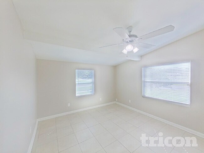 Building Photo - 6313 S Clark Ave