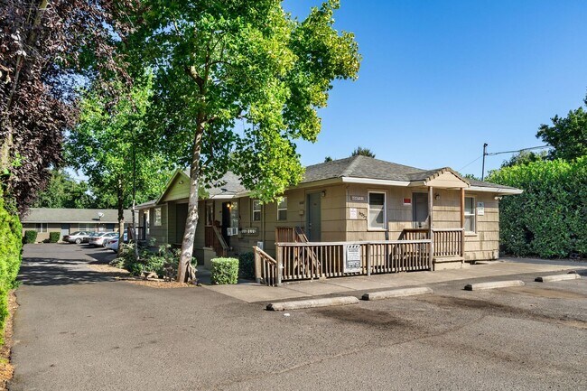 Building Photo - 6045 NE Simpson St