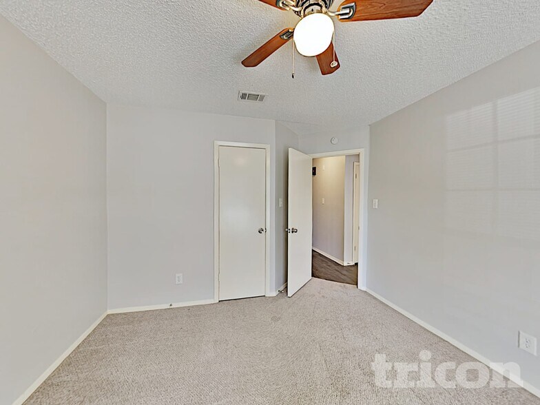 Building Photo - 1401 Timbercrest Dr