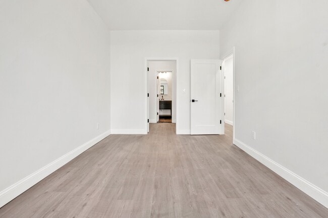 Building Photo - 1308 Rogers Ave