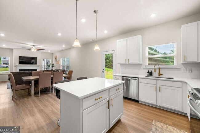 Building Photo - 228 Whitneys Wy