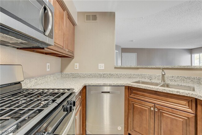 Building Photo - 760 Hunters Creek Ln