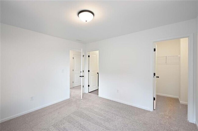 Building Photo - 564 Silverleaf Trl