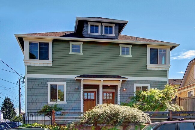Building Photo - Beacon Hill Townhouse