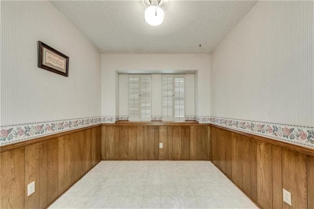 Building Photo - 3043 Modella Ave