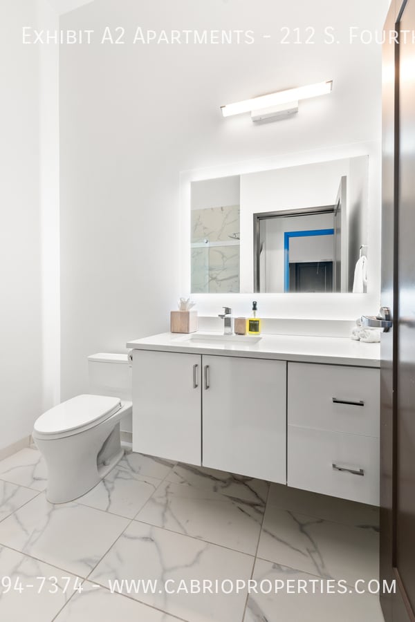 Building Photo - Exhibit A2 Apartments - 212 S. Fourth -The Presidential - 2 Bed/2 Bath