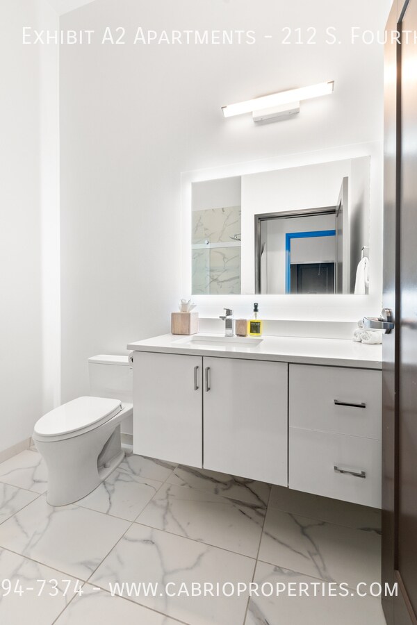 Building Photo - Exhibit A2 Apartments - 212 S. Fourth -The Signature - 2 Bed/1 Bath