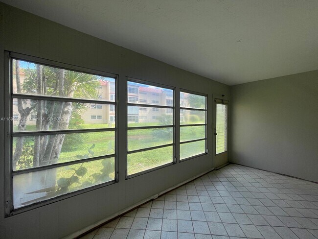 Building Photo - 7875 Margate Blvd