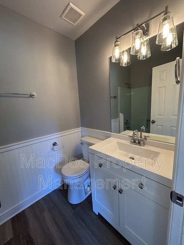 Building Photo - 1907 White Lake Dr