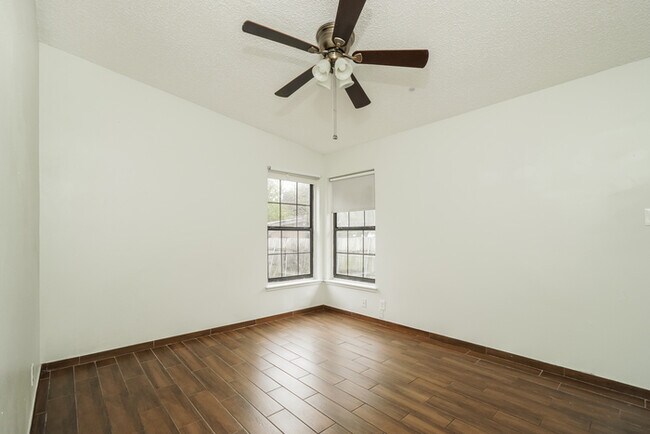 Building Photo - Comfortable 3 Bedrooms Home in San Antonio, TX