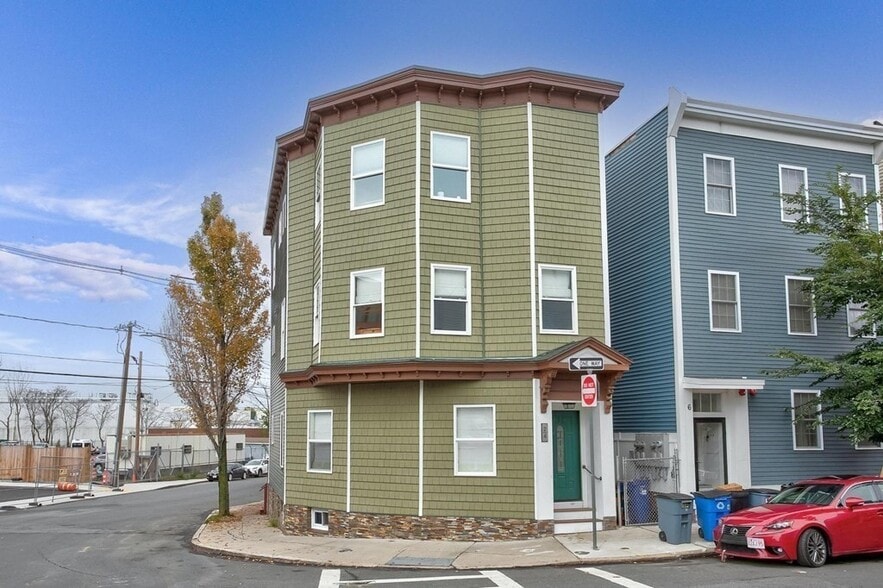 Building Photo - 2 Shelby St