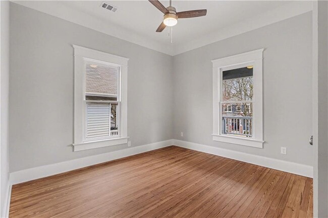 Building Photo - 202 Lansdowne Ave