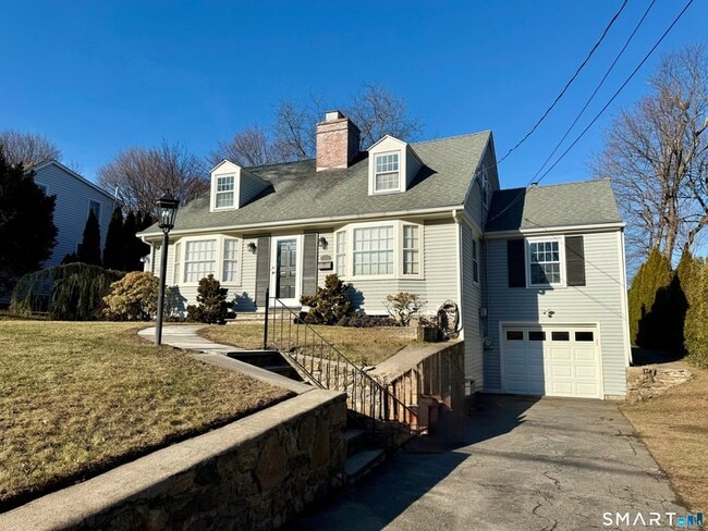 Building Photo - 16 Killian Ave