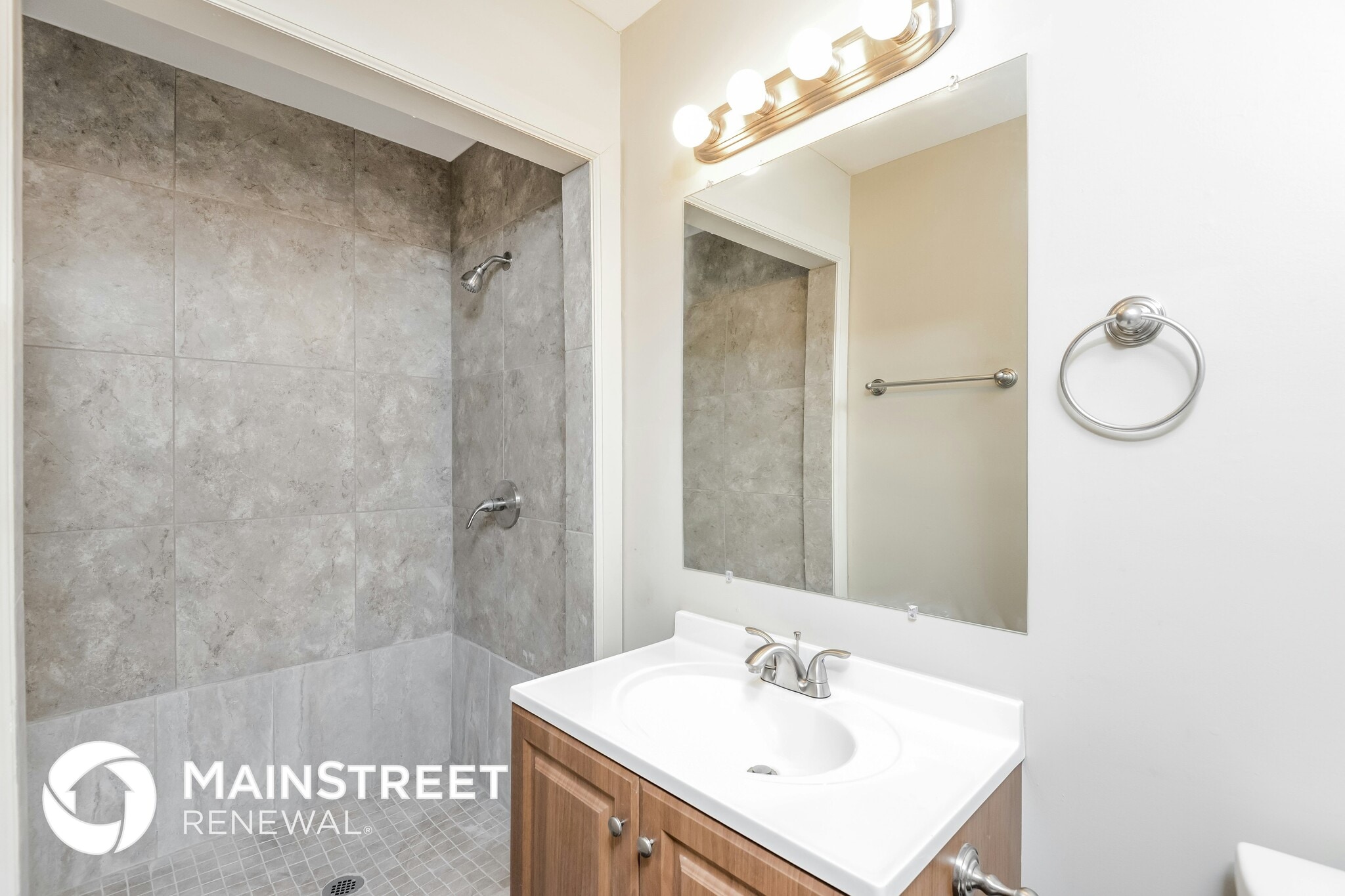 Building Photo - 716 71st Pl S