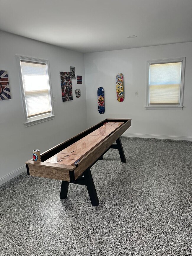 Building Photo - Brand new remodeled home in Monroe!