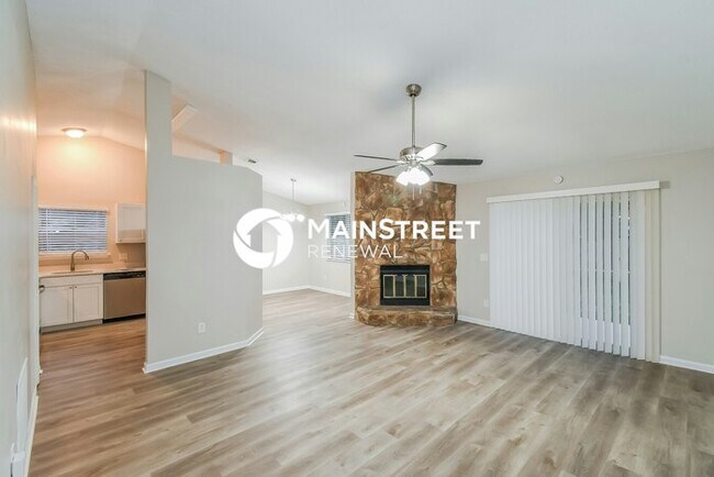 Building Photo - 3 Bedroom Pet-Friendly Home in Jacksonville, FL with Main Street Renewal