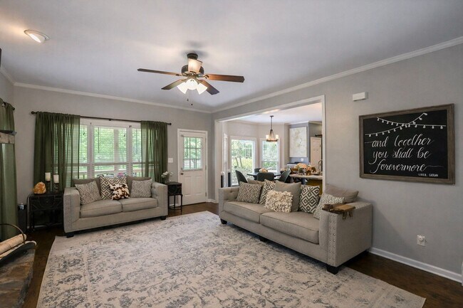 Building Photo - 5804 Lanatte Ln