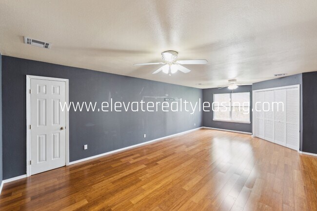 Building Photo - 1305 W Quincy St