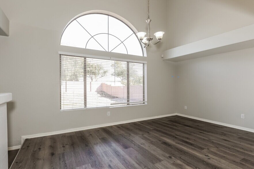 Building Photo - 7592 W Marlette Ave