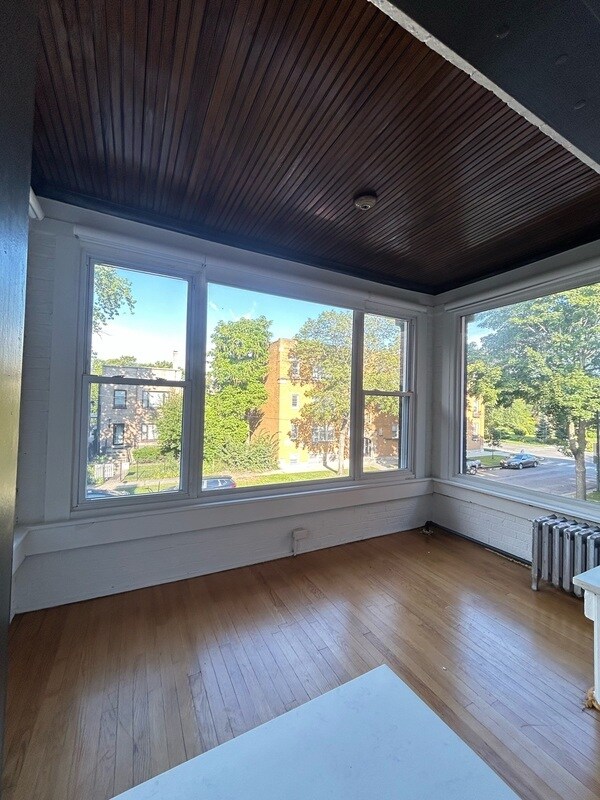 Building Photo - 6615 S Ingleside Ave