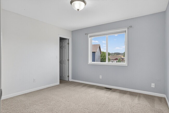Building Photo - 401 Kahler Ct