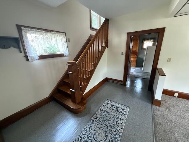 Building Photo - 622 Maple St