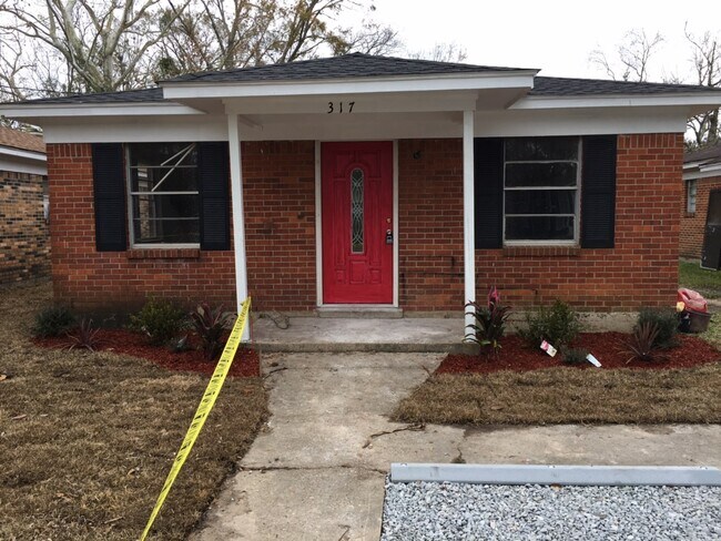 Primary Photo - 317 Omega Ave