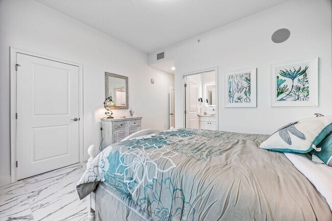 Building Photo - 605 Kemp St