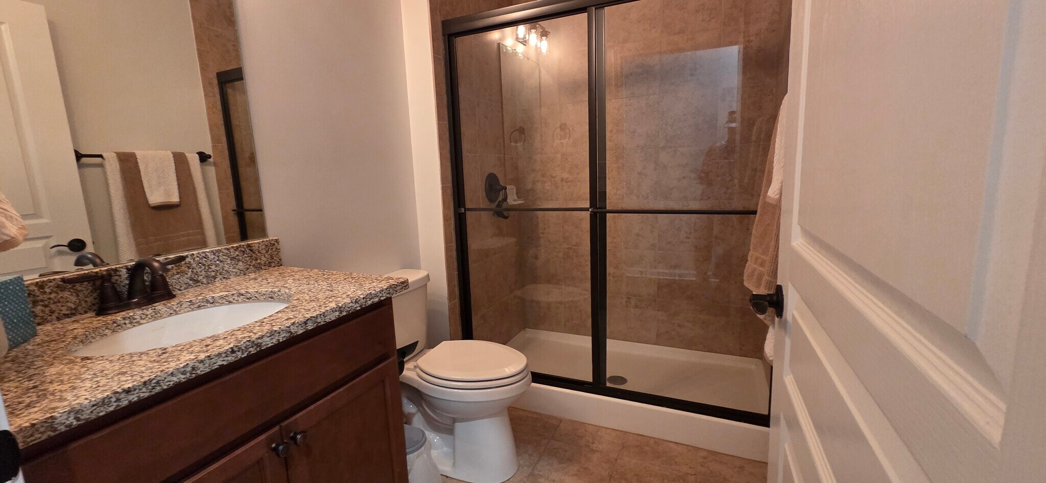 Secondary bath - 409 Golden Rod Ct