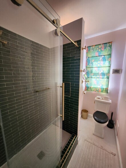 Bathroom - 2515 K St NW