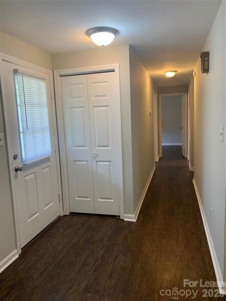 Building Photo - 2995 Wonderland Ln