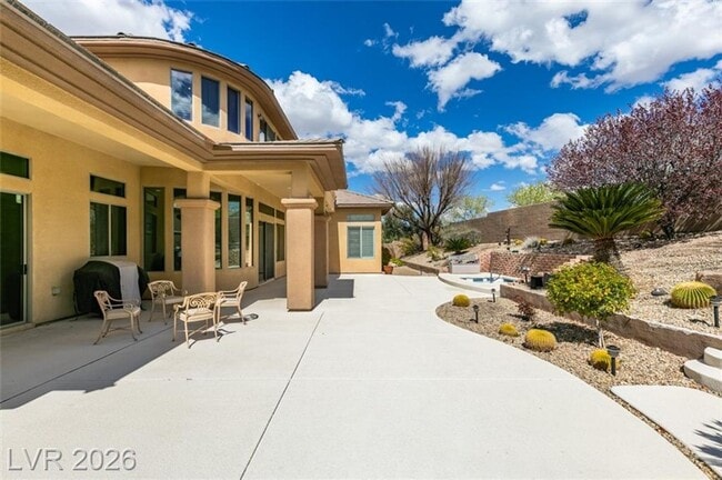 Building Photo - Elegant Anthem Country Club Residence with Spa, Balcony & 3-Car Garage