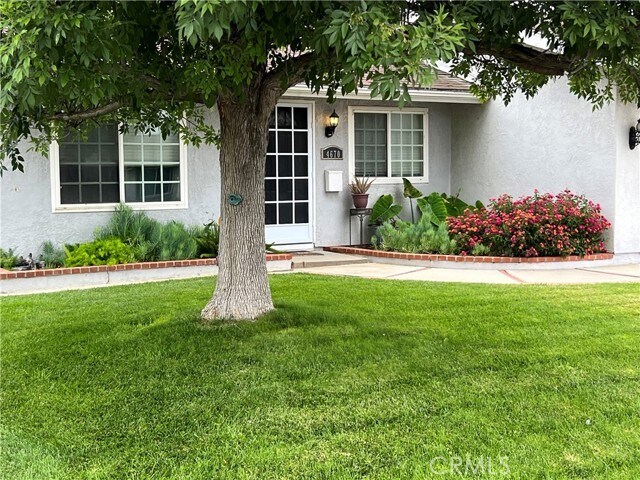 Building Photo - 4670 Avenida Del Este