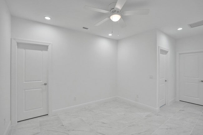 Building Photo - Gorgeous Brand New 3 Bedroom 2 Bath (2-story) Townhouse in Deerfield Beach