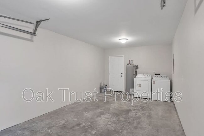 Building Photo - 107 Willow Ct