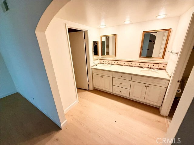 Building Photo - 15 Rana