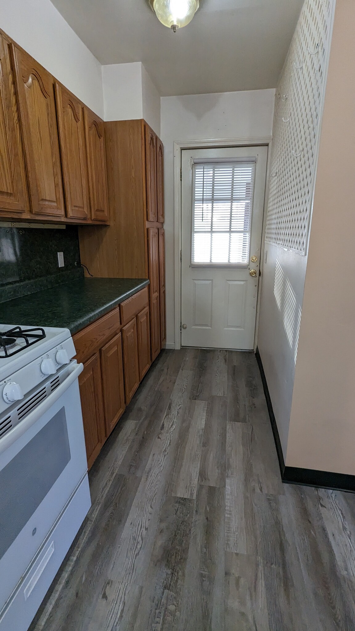 Building Photo - 1553 Helderberg Ave