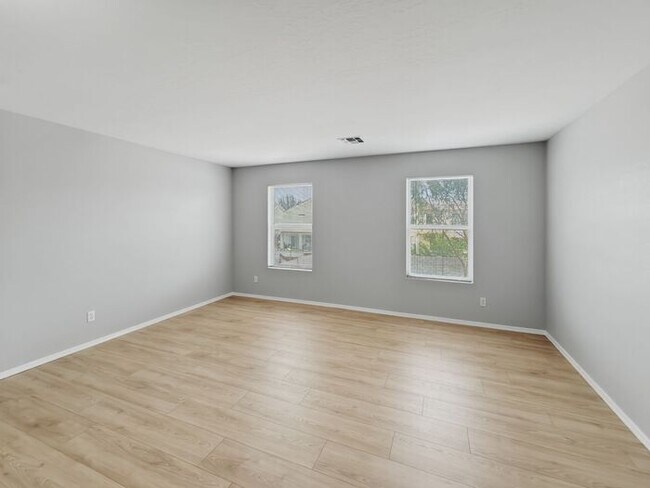Building Photo - Pecan Creek - 5 Bedroom 3 Bathroom Home!
