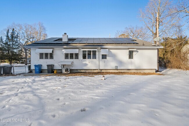 Building Photo - 261 Oak Ave