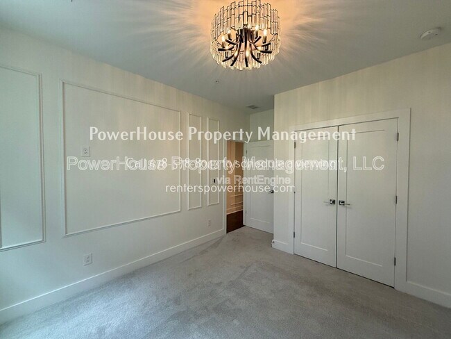 Building Photo - 1190 Harper Dr