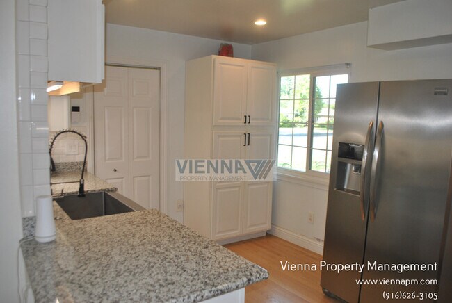 Building Photo - 2913 Kerria Way