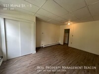 Building Photo - 517 Maple St