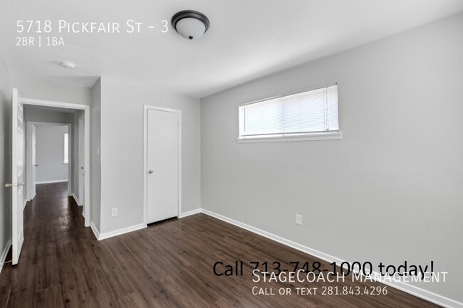 Building Photo - Newly Remodeled Two Bedroom Apartment! REN...