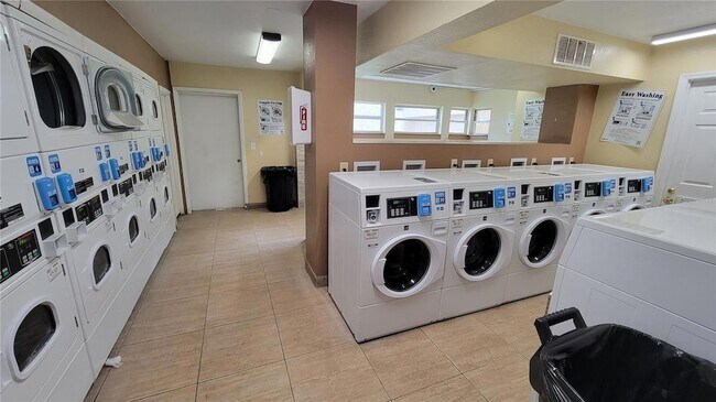 Building Photo - 4155 S Semoran Blvd