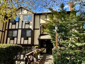 Building Photo - 50 Aiken St