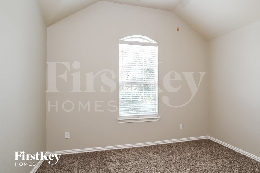 Building Photo - 24462 Sundance Spring Dr
