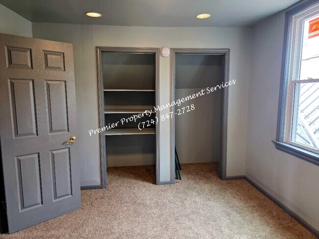 Building Photo - 911 4th Ave