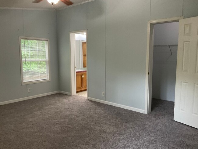 Building Photo - Large Home in the Country