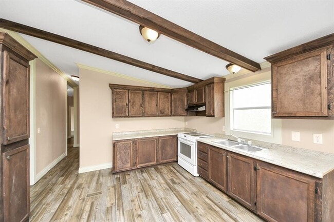 Building Photo - 524 Rd 5253