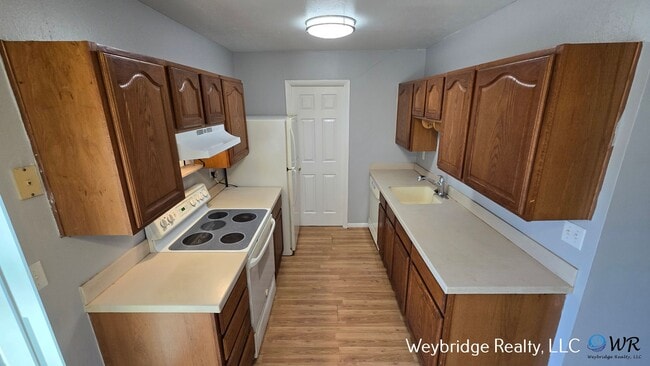 Building Photo - 3BD 1BTH Ranch in the Pleasant Run Neighbo...